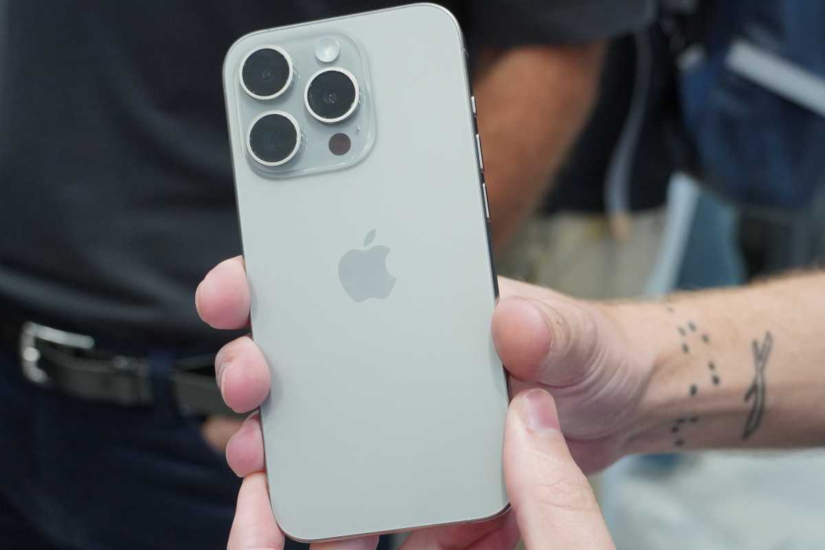 iPhone 15 and iPhone 15 Pro hands-on: Smooth operators