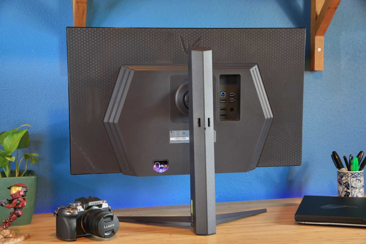LG 27” UltraGear FHD 1ms 165Hz Gaming Monitor with AMD FreeSync™ Premium &  Black Stabilizer (1920 x 1080) - 27GQ40W-B