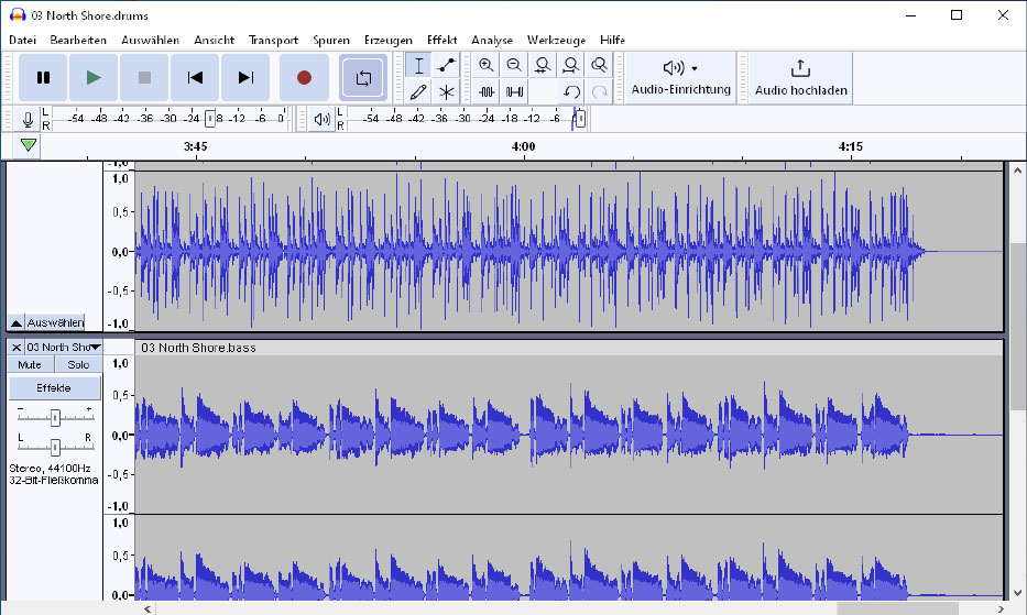 Ein Blick auf die erzeugten Spuren im Audioeditor Audacity: Spleeter arbeitet bei der Trennung von Instrumenten und Gesang sehr genau, schneidet dabei aber hohe Frequenzen ab.