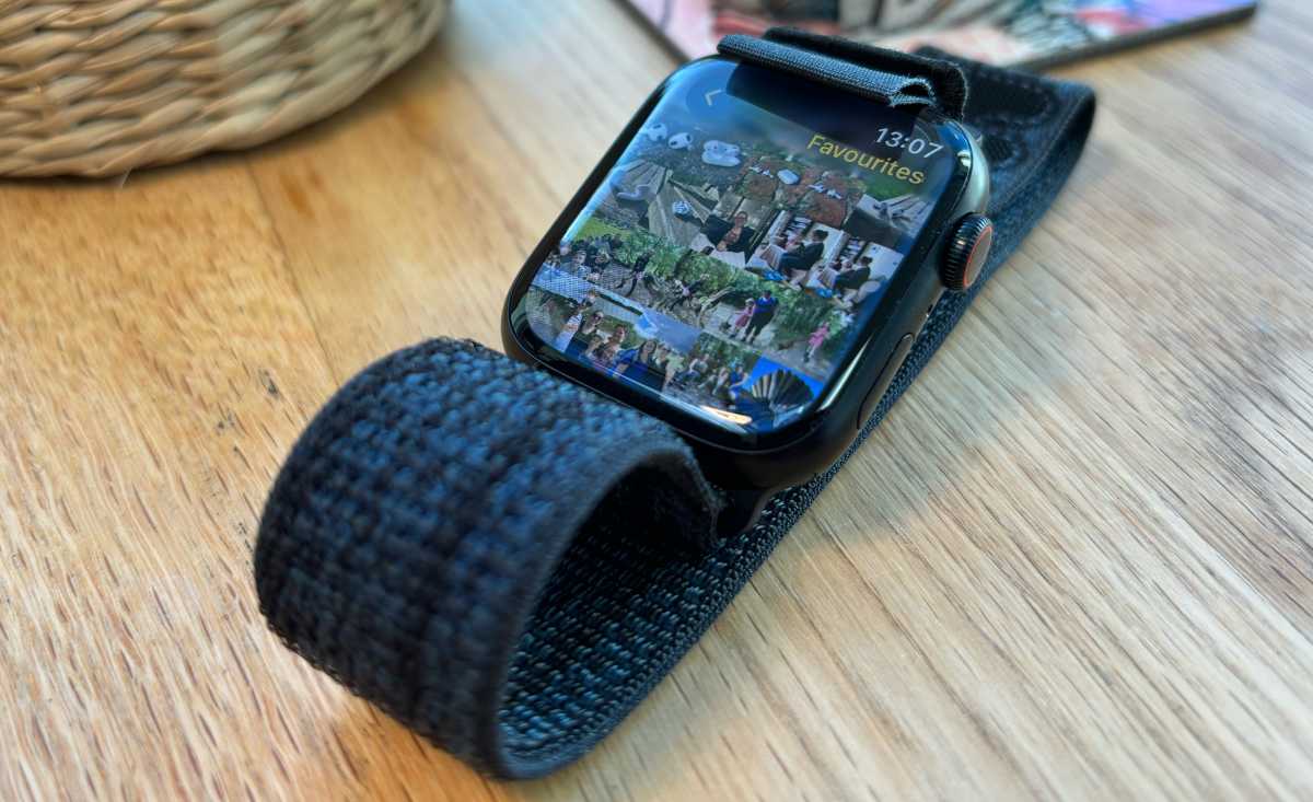 Apple Watch Series 9 screen