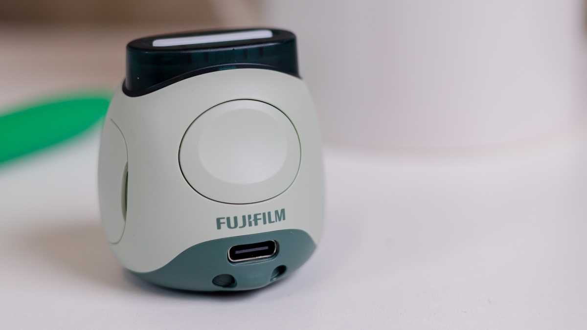 Fujifilm Instax Pal back