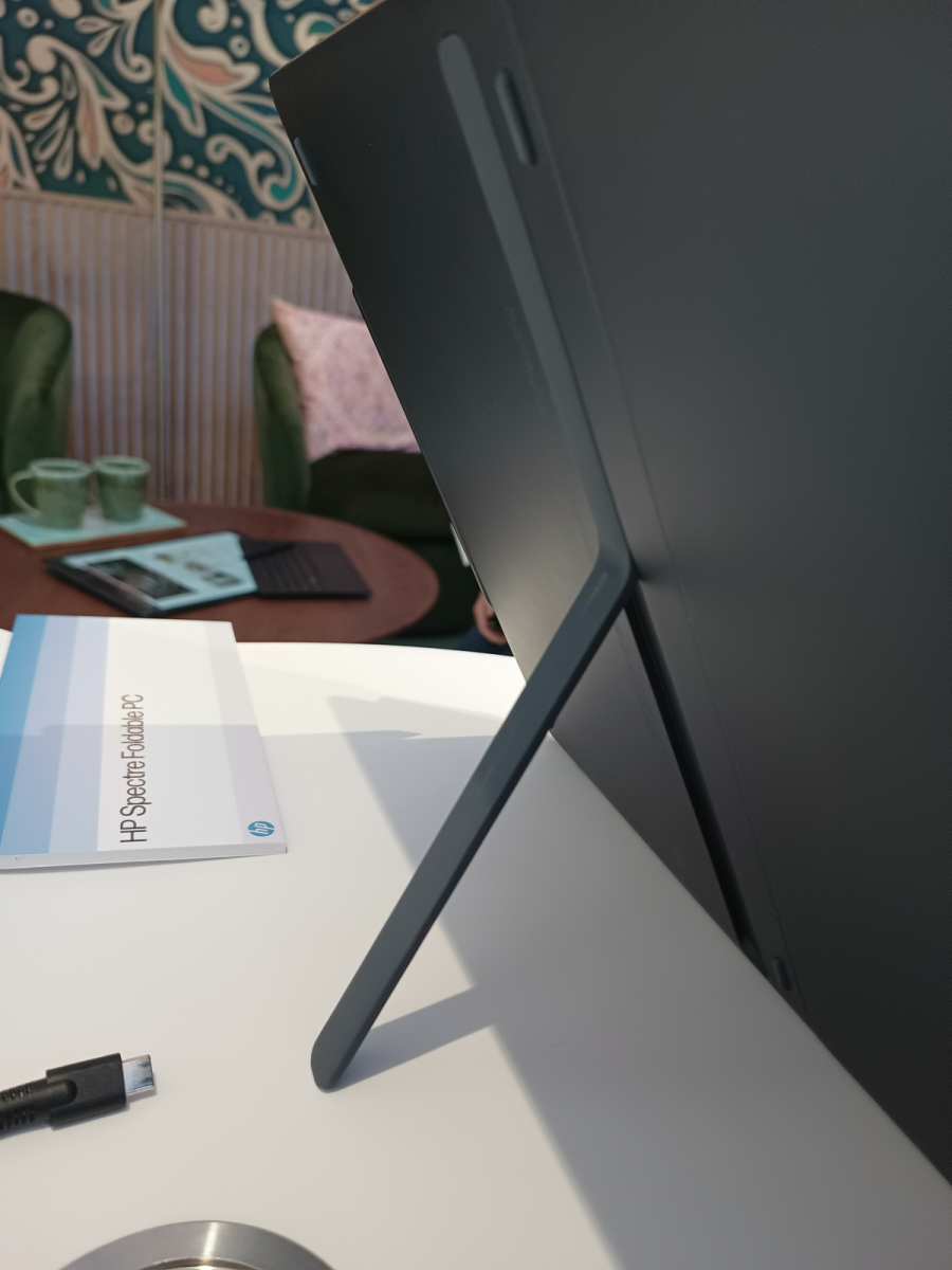 HP Spectre Foldable 