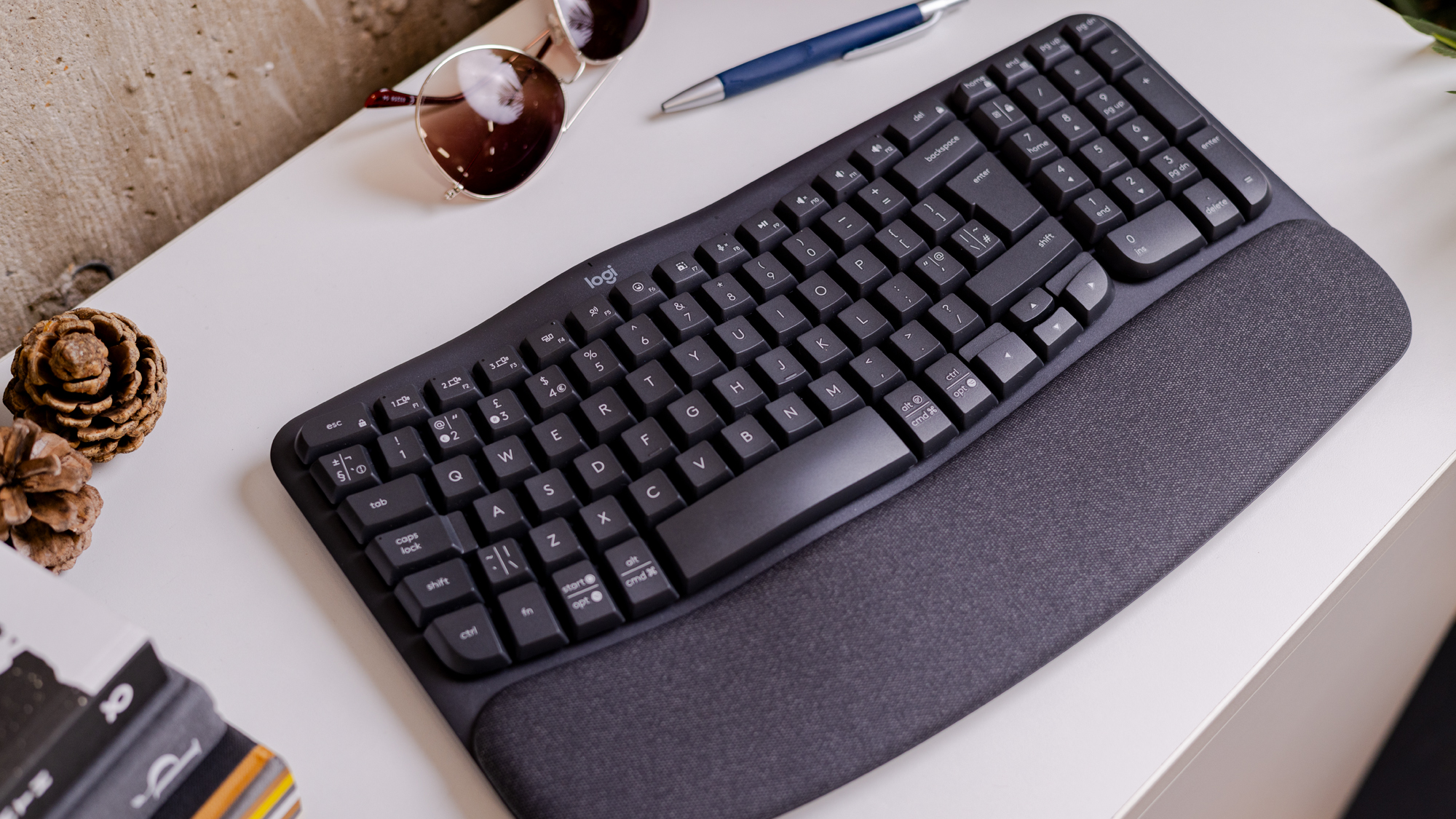 Logitech Wave Keys Review: Ahead of the Curve - Tech Advisor