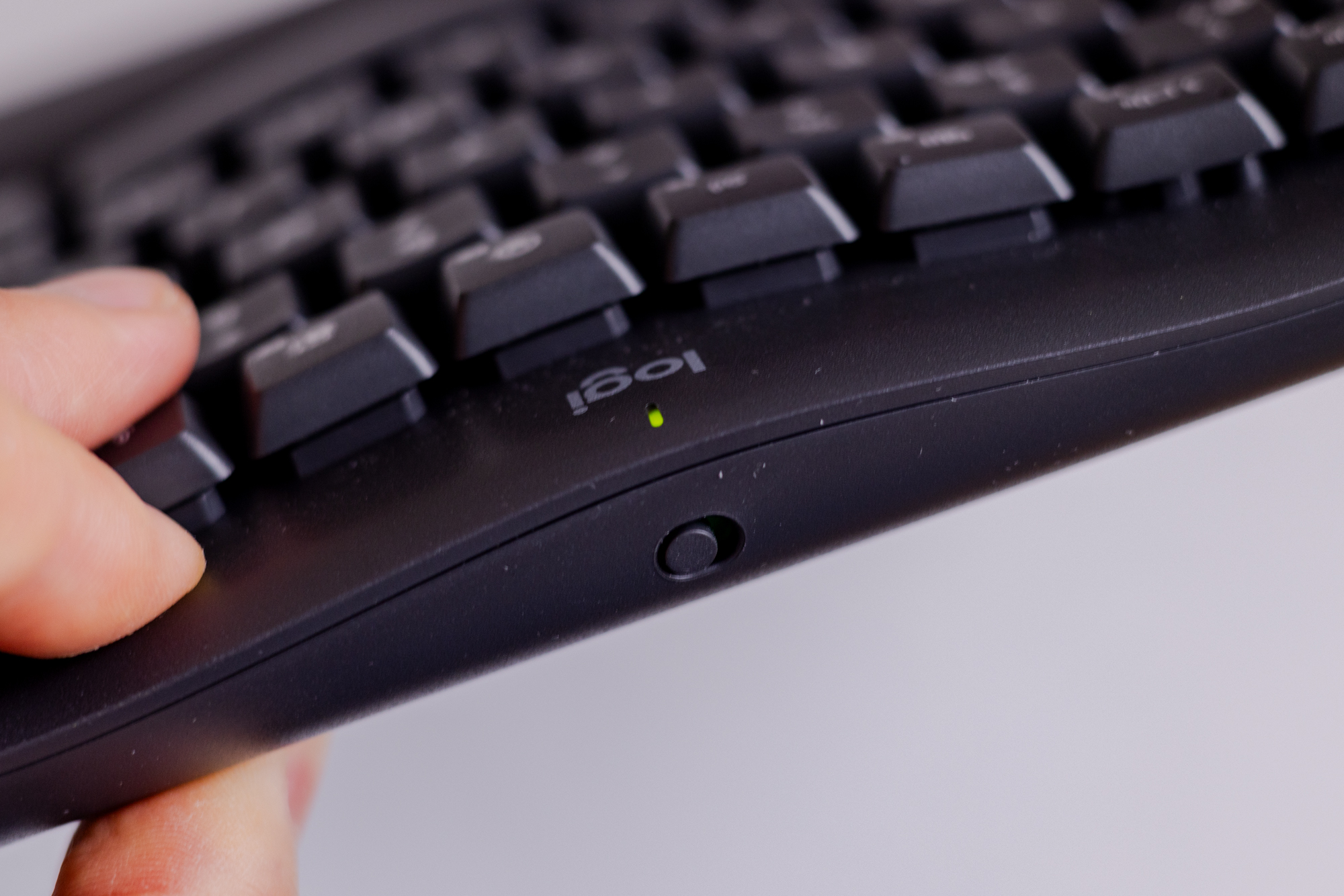 Logitech Wave Keys Review: Ahead of the Curve - Tech Advisor