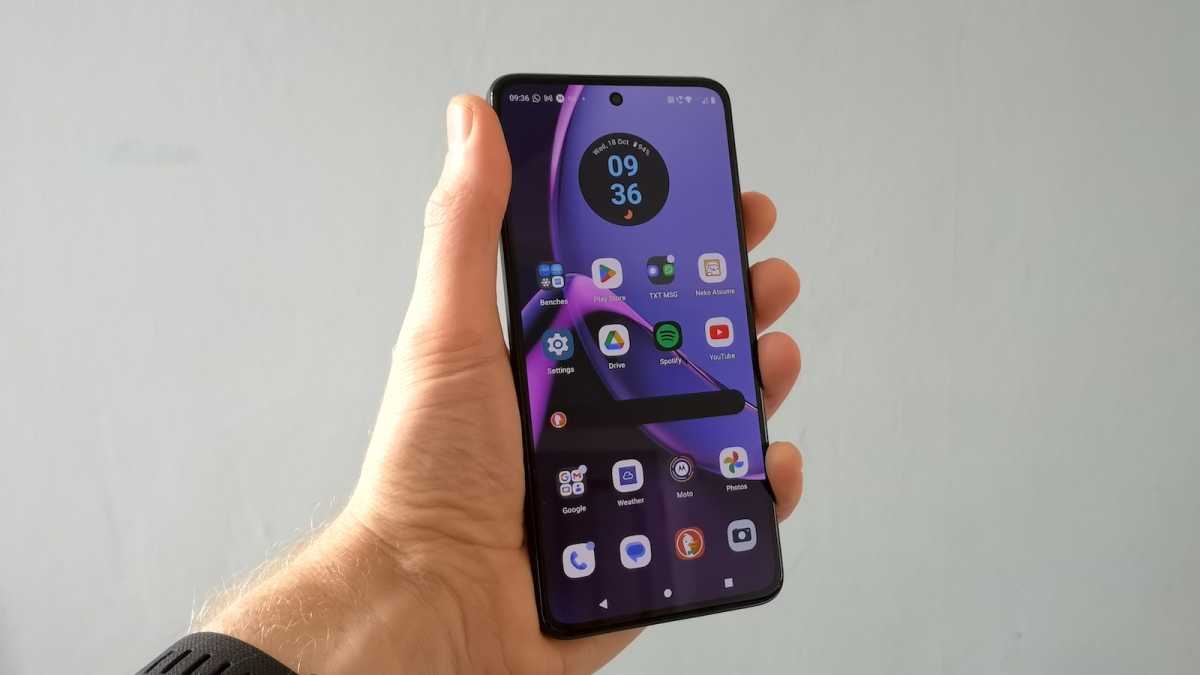 Motorola Moto G84 5G smartphone review 