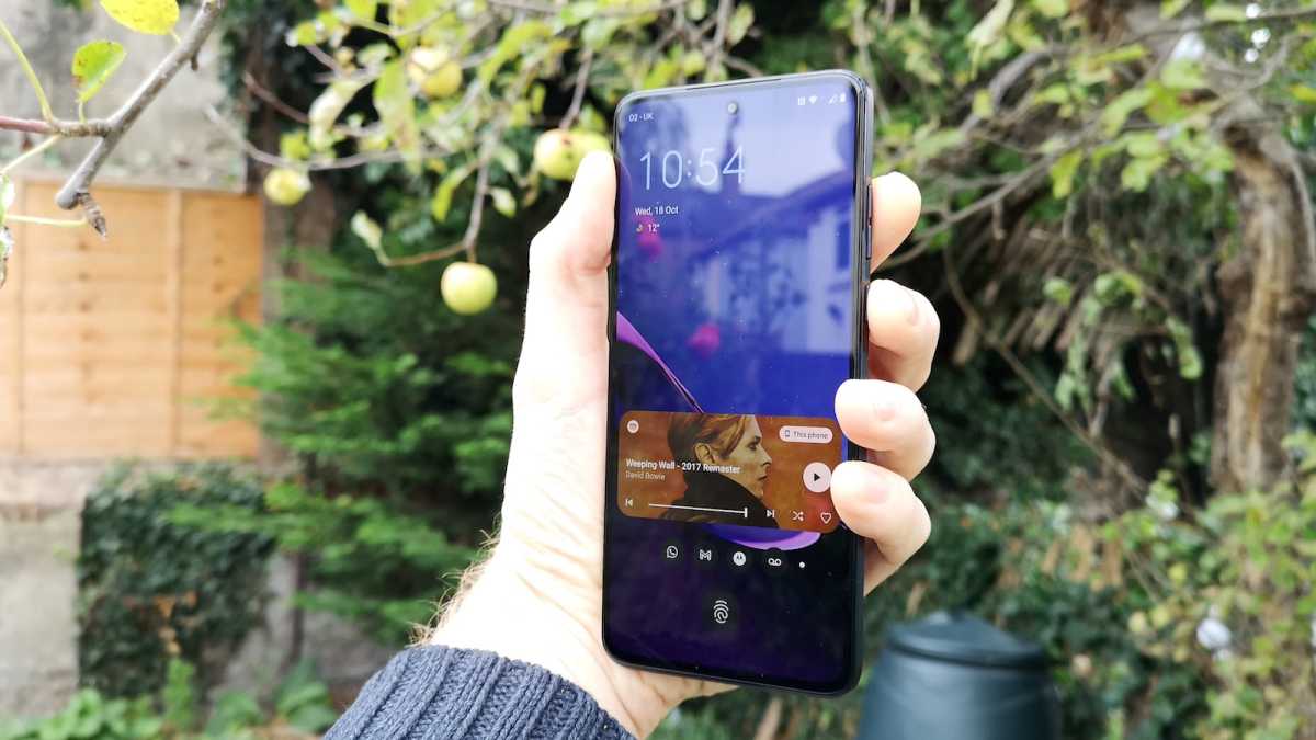 Motorola Moto G84 5G smartphone review 