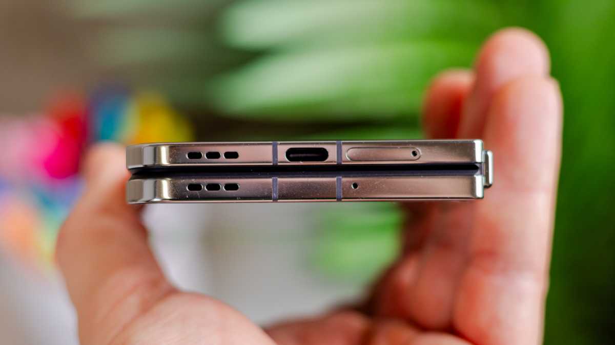 OnePlus Offene Unterseite mit USB-C-Anschluss