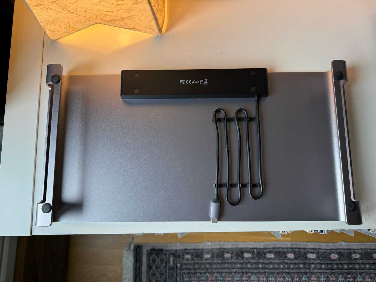 Test Satechi USBC Monitor Stand Hub XL meningslöst skärmställ