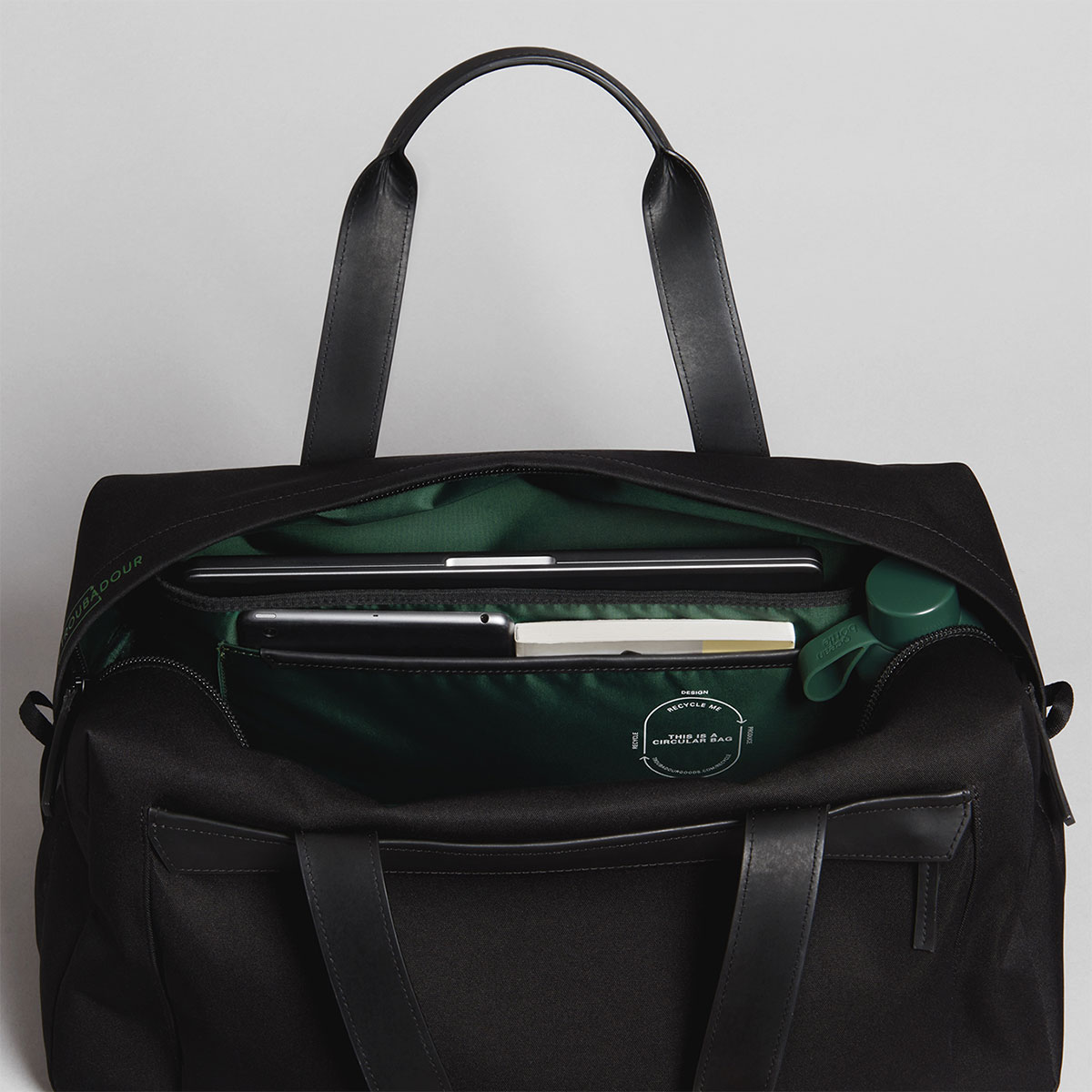 Troubadour Orbis Duffle – Best eco-friendly laptop duffle bag
