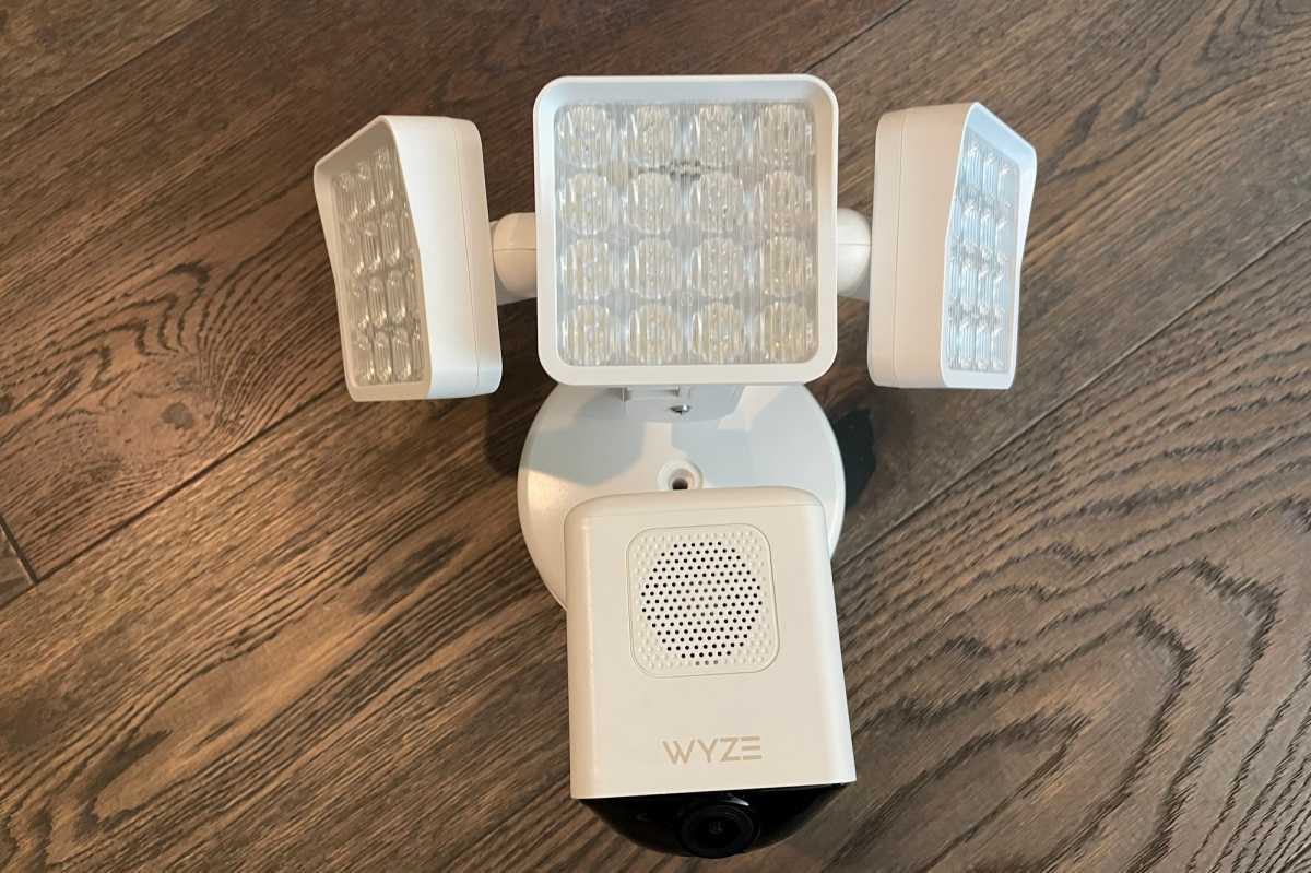 Wyze Cam Floodlight Pro lights and speaker