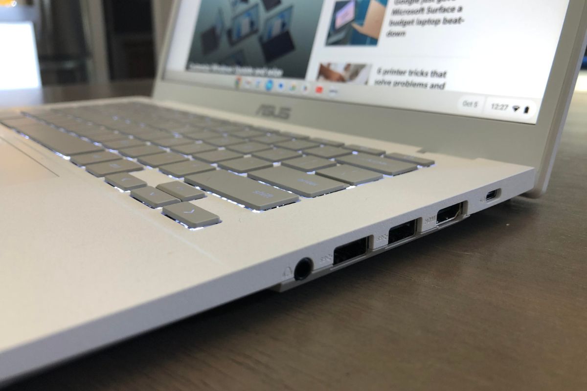 Asus Asus Chromebook CX34 ports