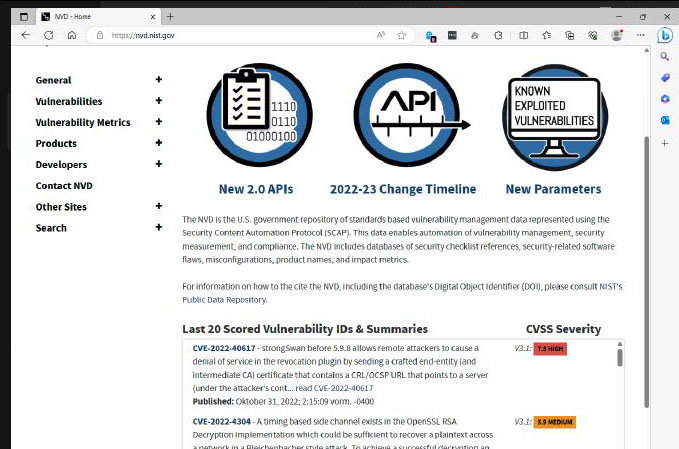 Die National Vulnerability Database der USA zeigt jeweils die 20 zuletzt gefundenen Schwachstellen an und nennt deren CVE-Nummern. Dazu gibt es Informationen zu Wirkungsweise und eventuell verfügbaren Patches.