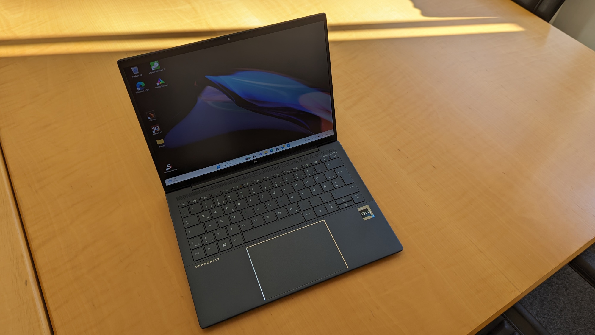 HP Dragonfly G4 — лучший ультрапортативный ноутбук