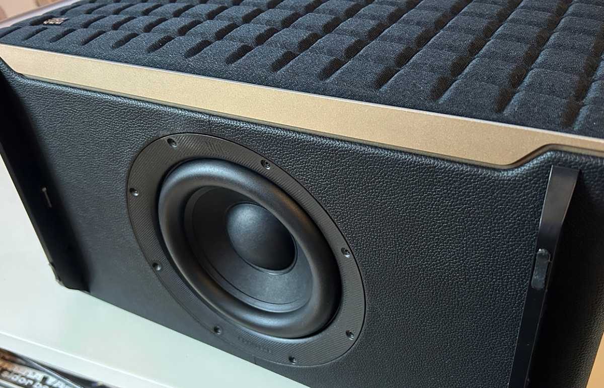 JBL Authentics 500 review: Retro design with big, modern sound