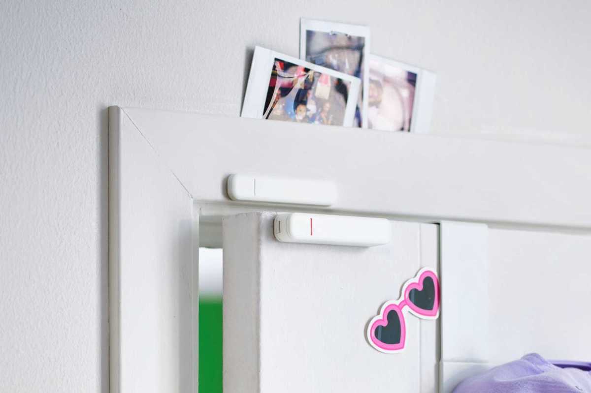 Parasoll door and window sensor