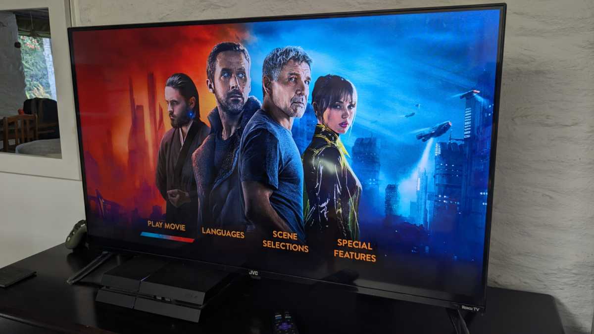 Display on the JVC LT-43CR330 Roku LED TV