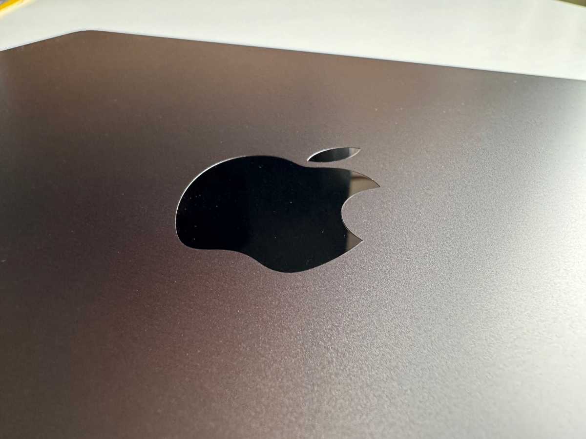 Apple 14-inch MacBook Pro Review (2023): Extreme Performance In a