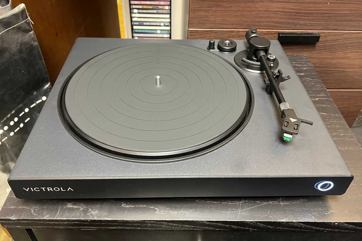 Victrola Hi-Res Onyx Bluetooth turntable