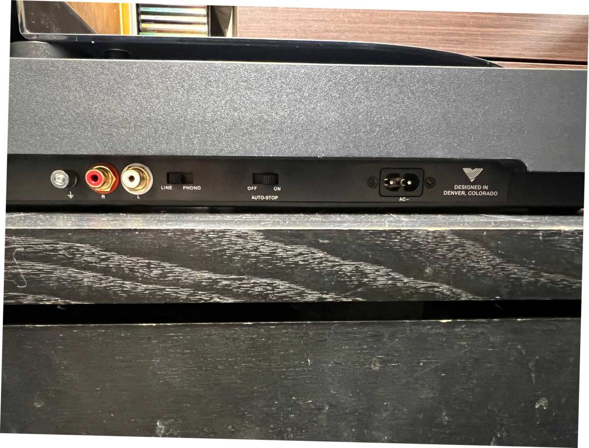 Victrola Hi-Res Onyx turntable rear panel