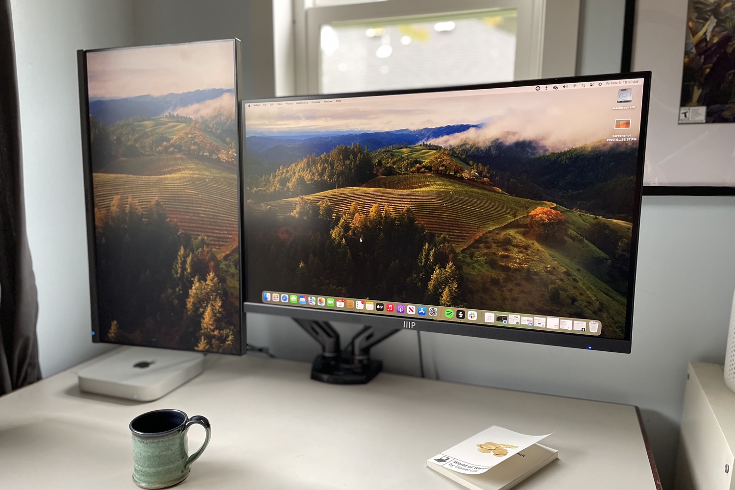 Stacked Dual Ultrawides (38 Bottom Monitor