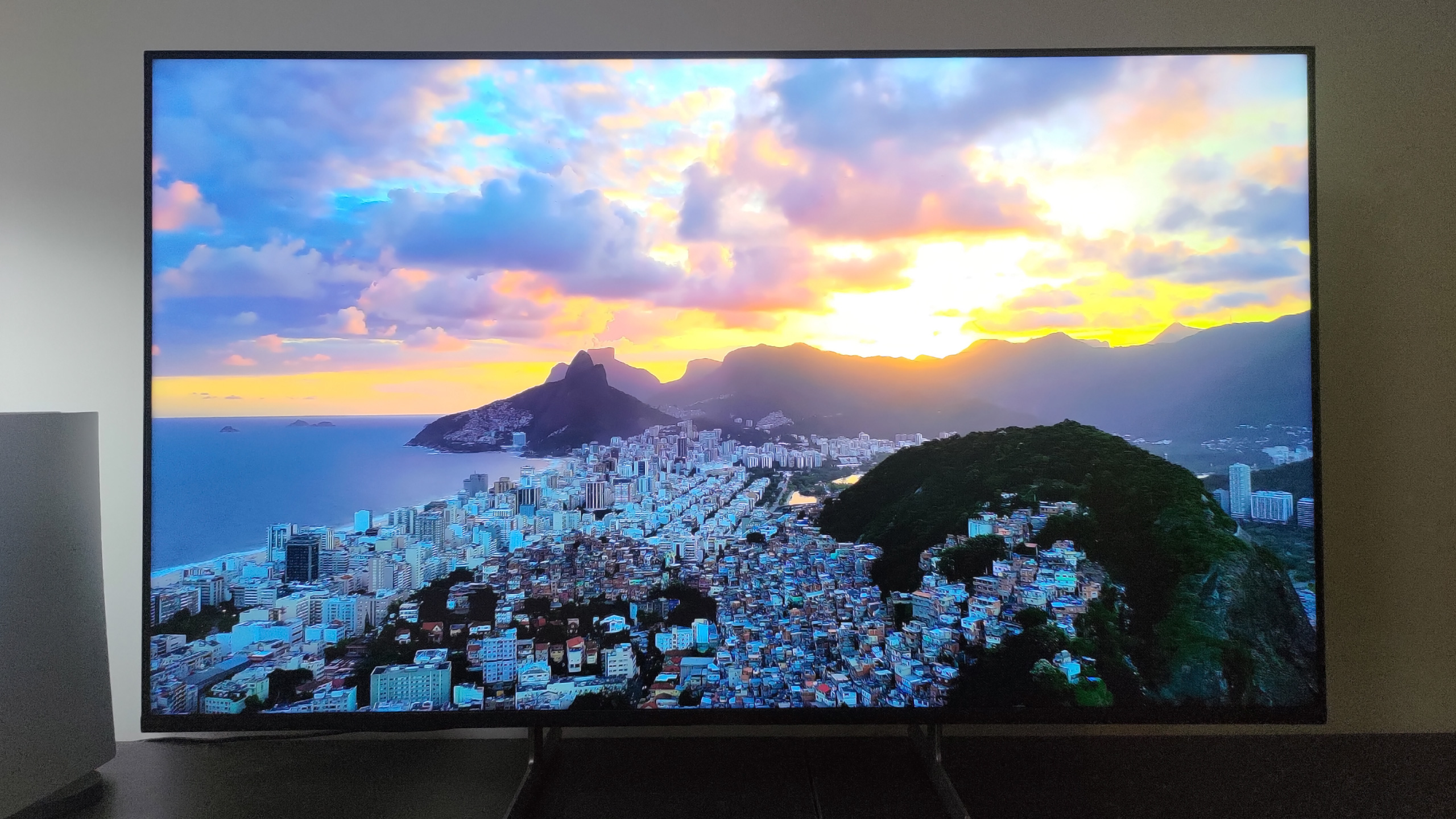 Sony Bravia X85L: Påkostad mellanklass-tv med högklassig bild