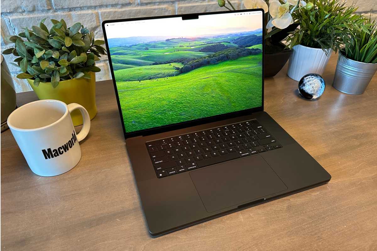 Macbook Pro M3 Max im Test Elegantes Monster im schwarzen Gewand Macwelt