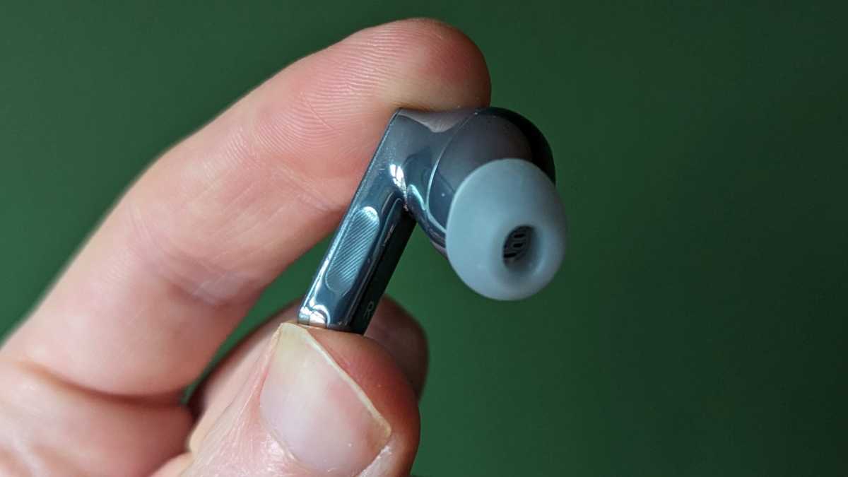 Huawei FreeBuds Pro 3 earbud groove