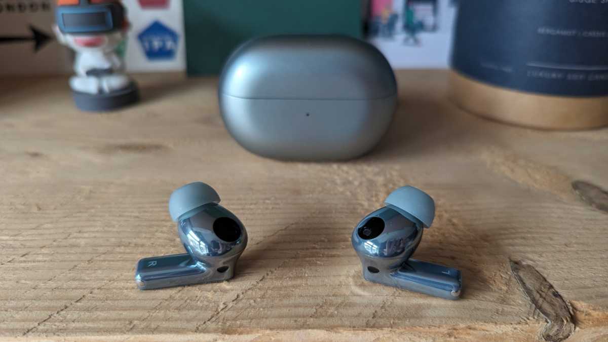Huawei FreeBuds Pro 3 earbuds and case