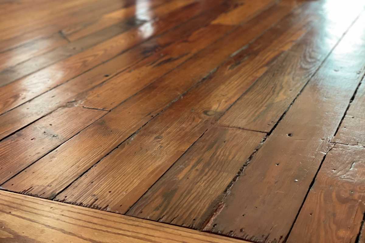 Southern Pine floors sparkle after cleaning with Eureka New400