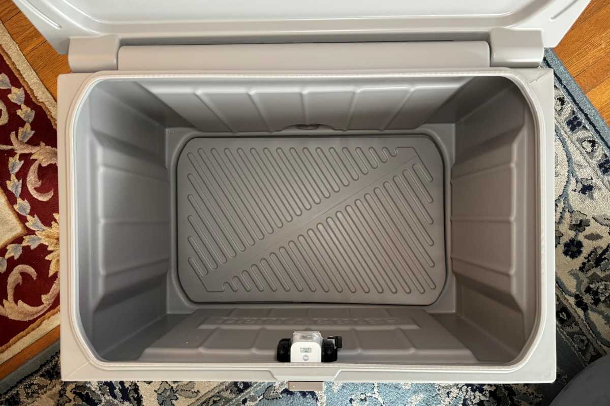 Yale Smart Delivery Box interior