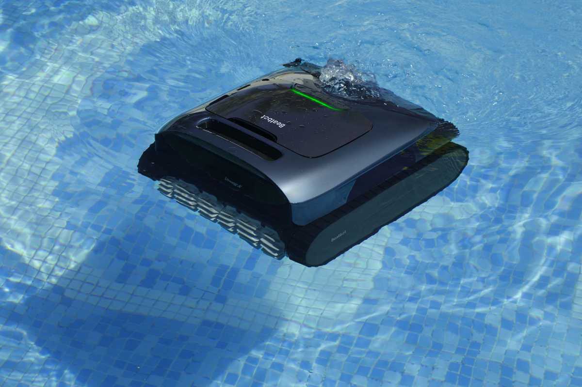 Beatbot Aquasense Pro cleaning the surface of a pool