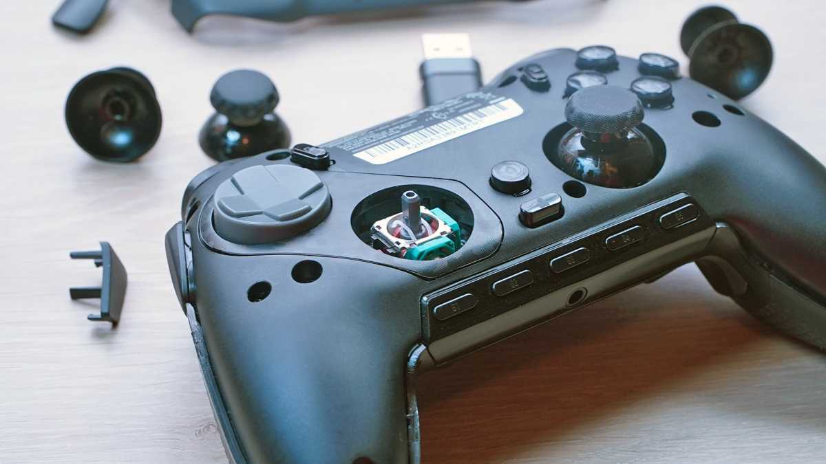 Corsair Scuf Envision Pro exposed