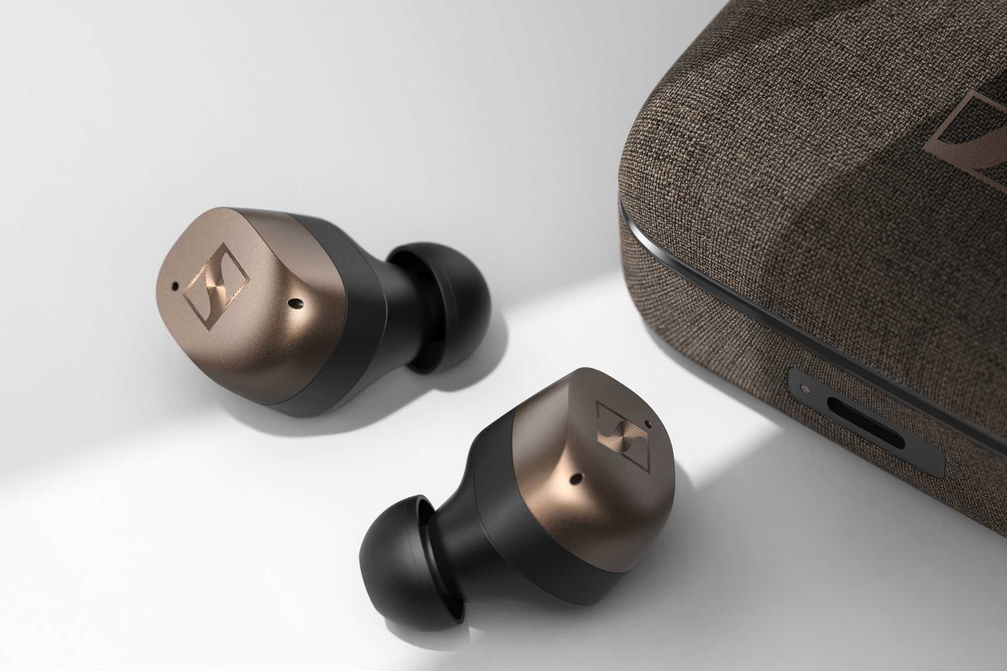 Momentun-True-Wireless-4-in-copper-black.jpg?quality=50\u0026strip=all