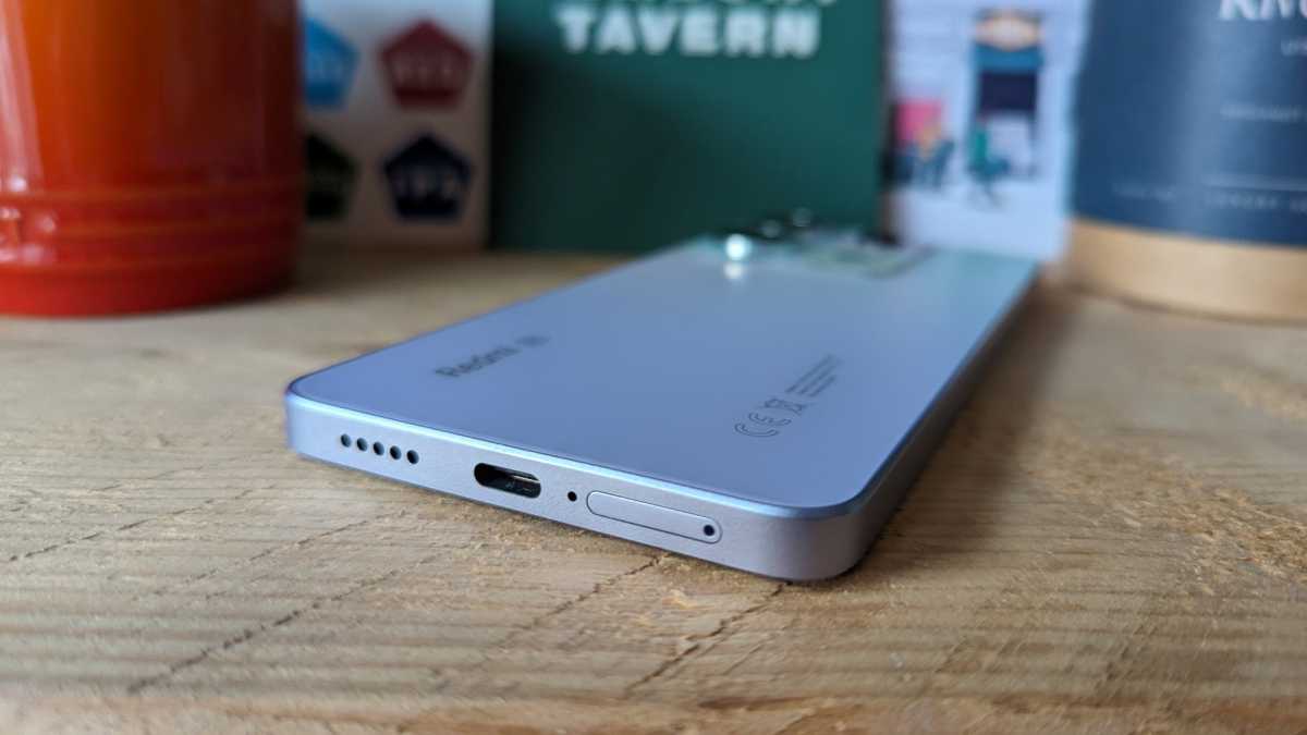Xiaomi Redmi Note 13 Pro USB-C port