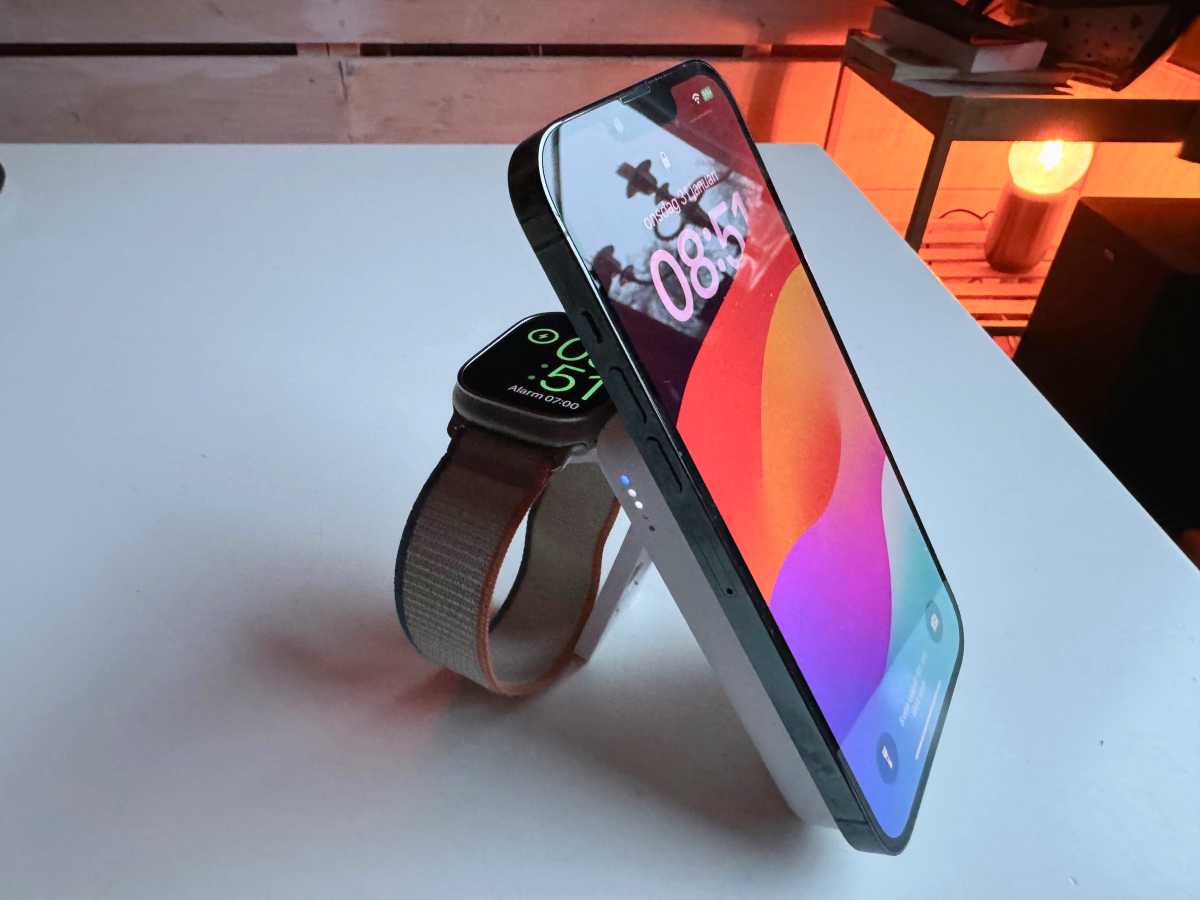 Alogic Lift med Apple Watch och Iphone