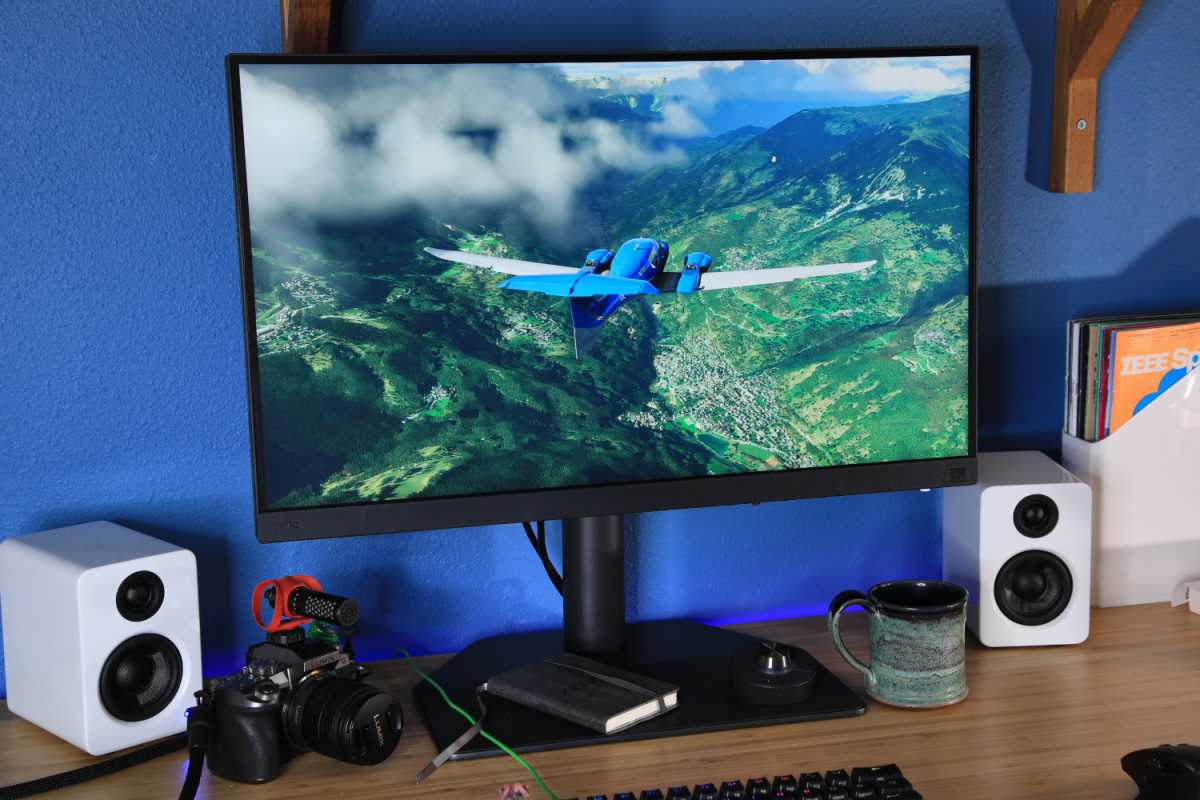 BenQ SW272U