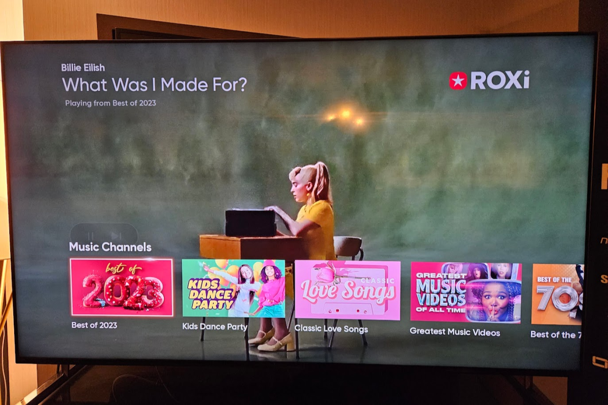 Roxi broadcast station with a choice of music channels at the bottom