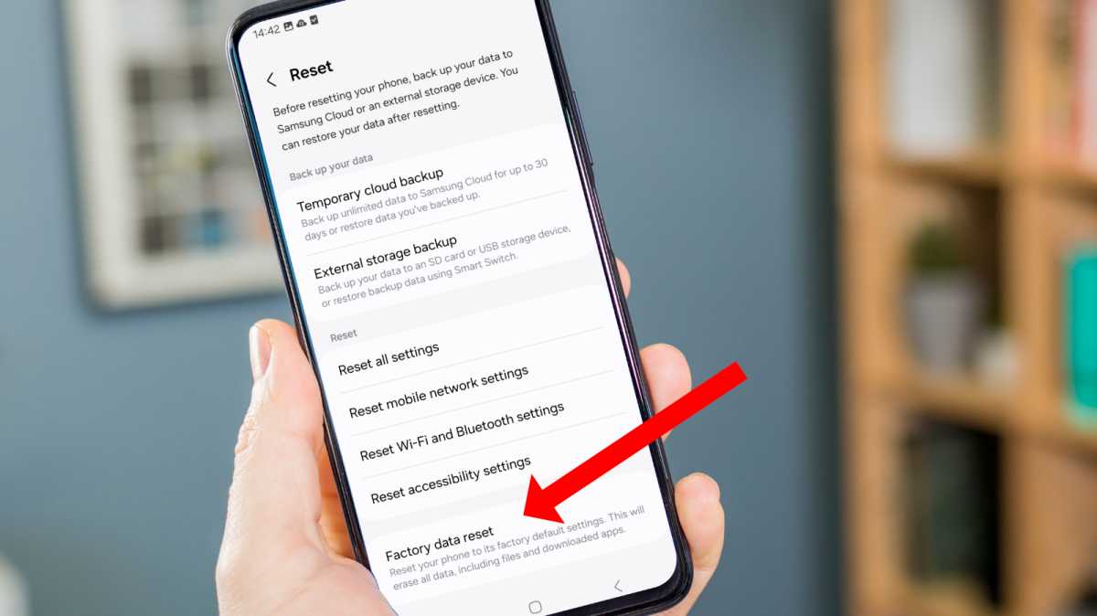 How to Reset a Samsung Phone or Tablet: Factory & Soft Reboots - Tech  Advisor