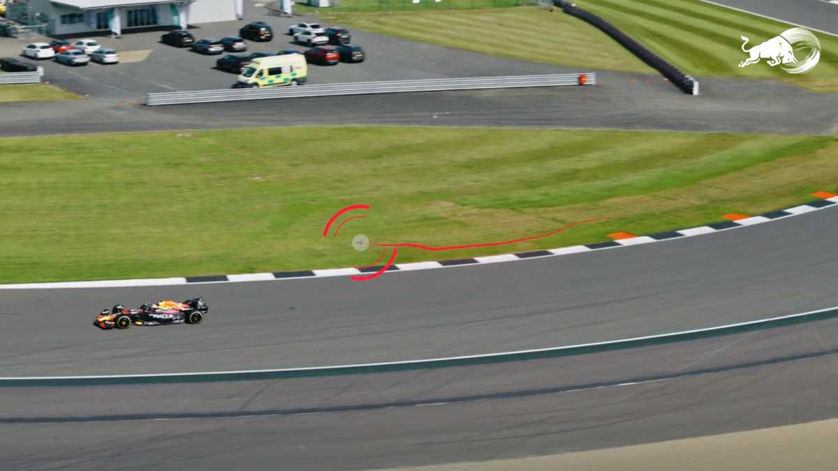 The fastest 5K film drone in the world: from 100 to 300 km/h in just 2 seconds Red Bull drone films F1 racing car