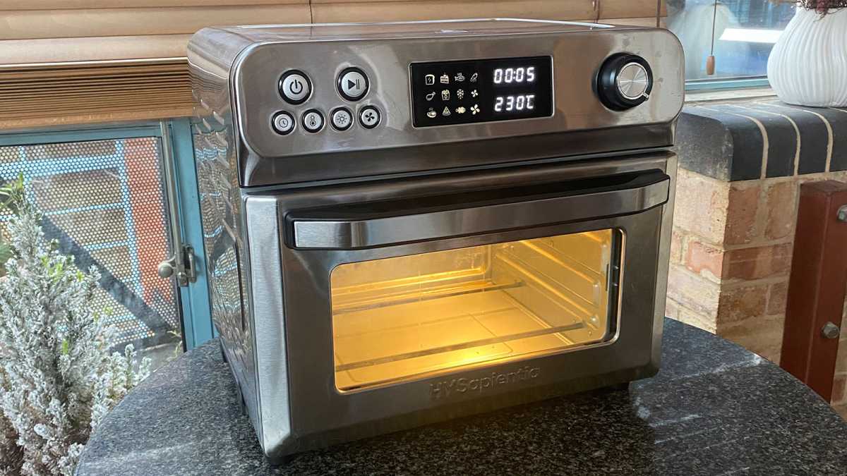 HySapientia air fryer oven with interior light on