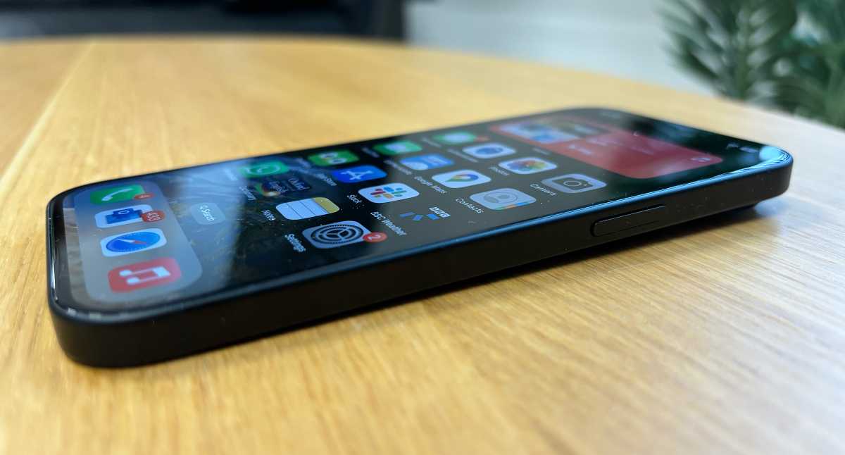 iPhone 15 review: Resting on camera bump