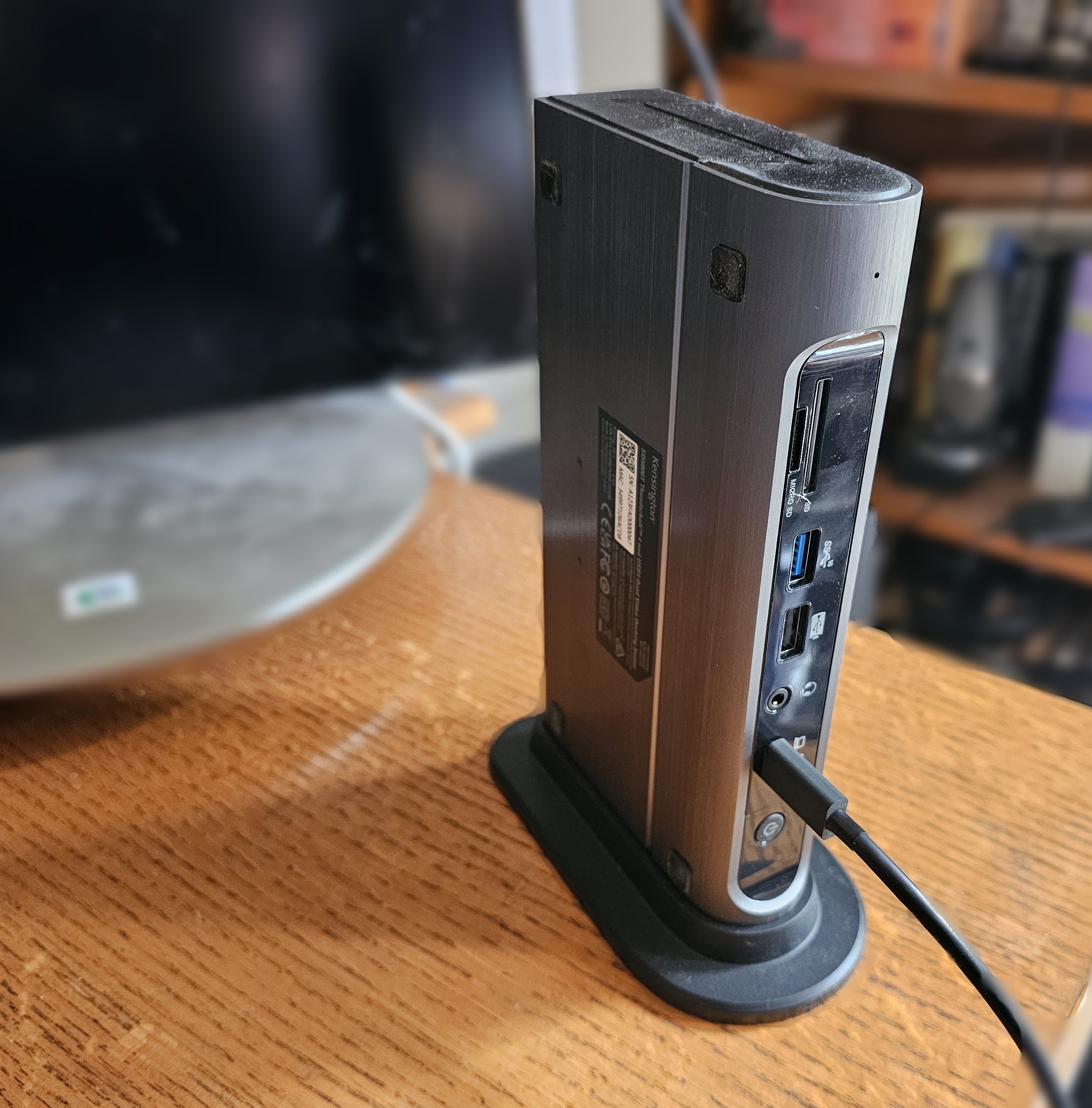 Kensington Thunderbolt 4/USB 4 Quad Video Docking Station (SD5800T) - Best premium Thunderbolt dock, runner-up