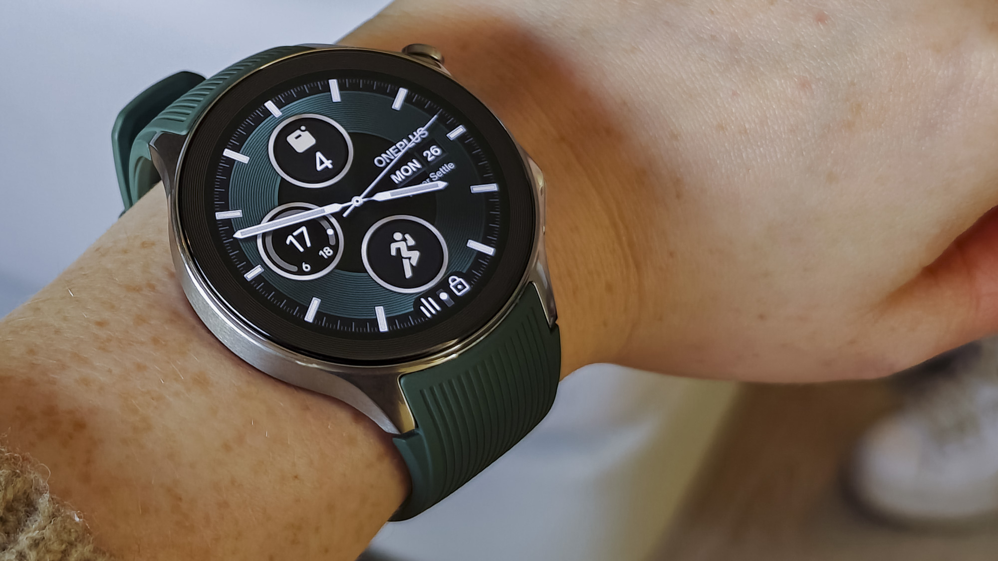 OnePlus Watch 2 Review: Durable Yet Hefty - Tech Advisor