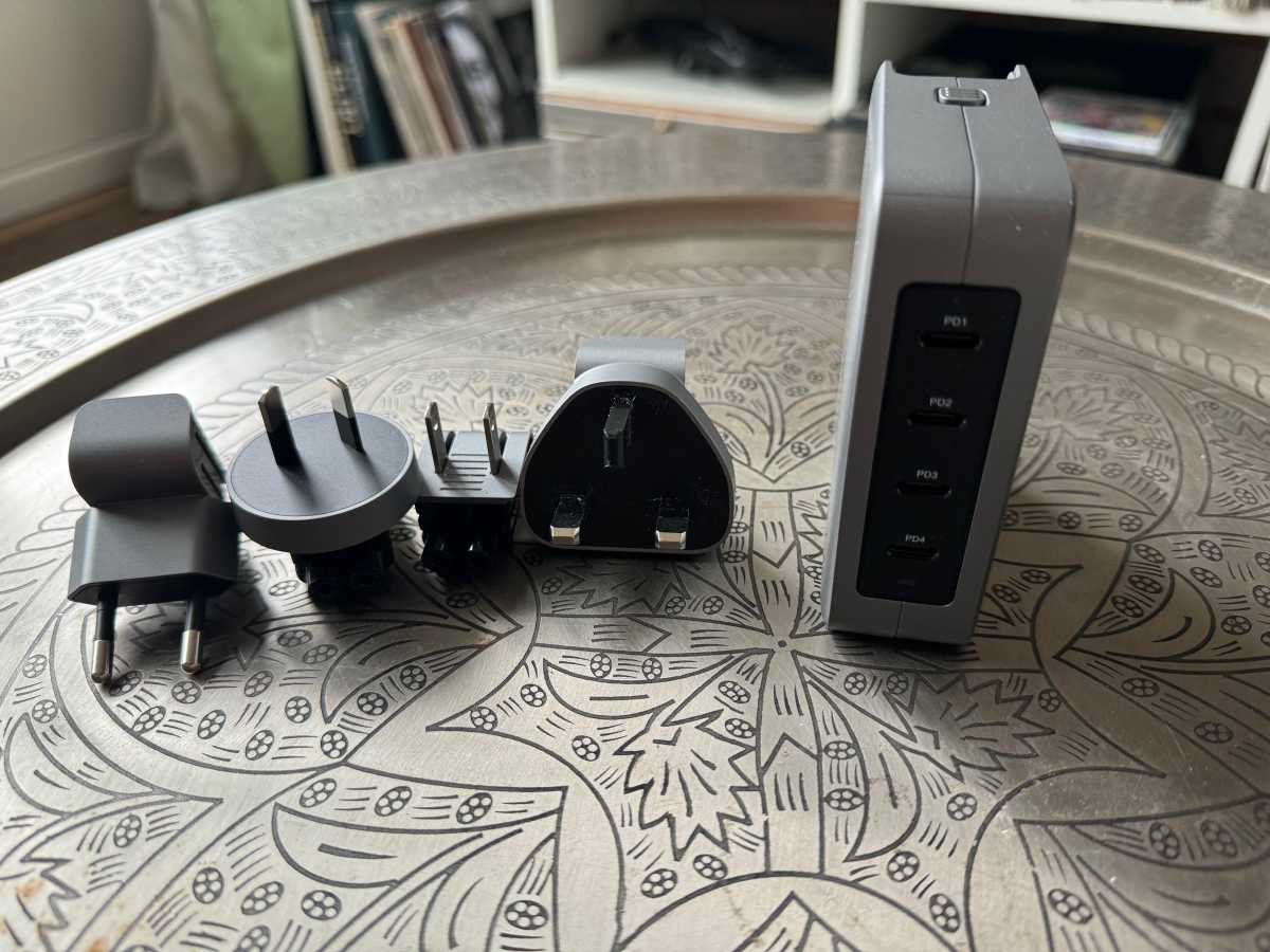 Satechi 145 W USB-C Gan Travel Charger med olika stickproppar