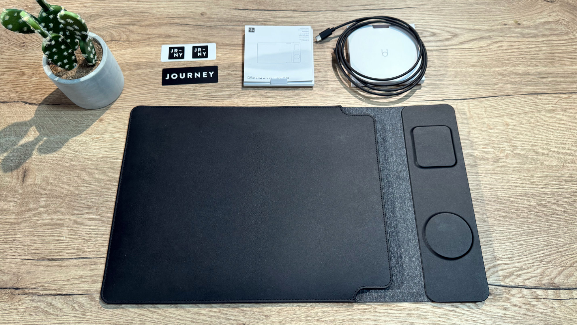 Packungsinhalt neben der Journey NEXA