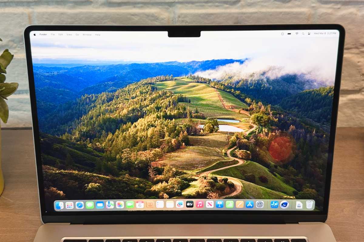 15 inch MacBook Air display notch