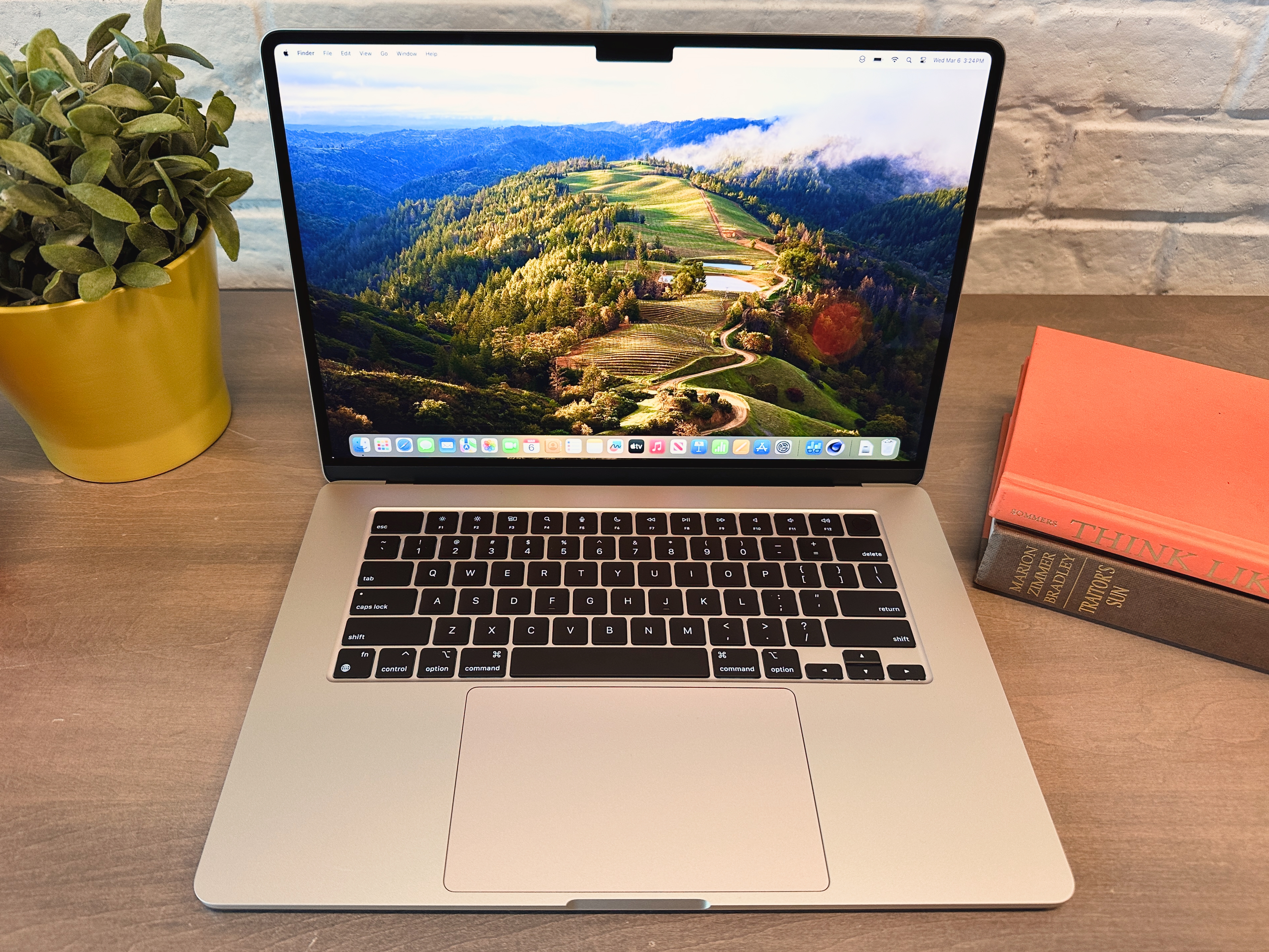 MacBook Air (M3) — лучший MacBook