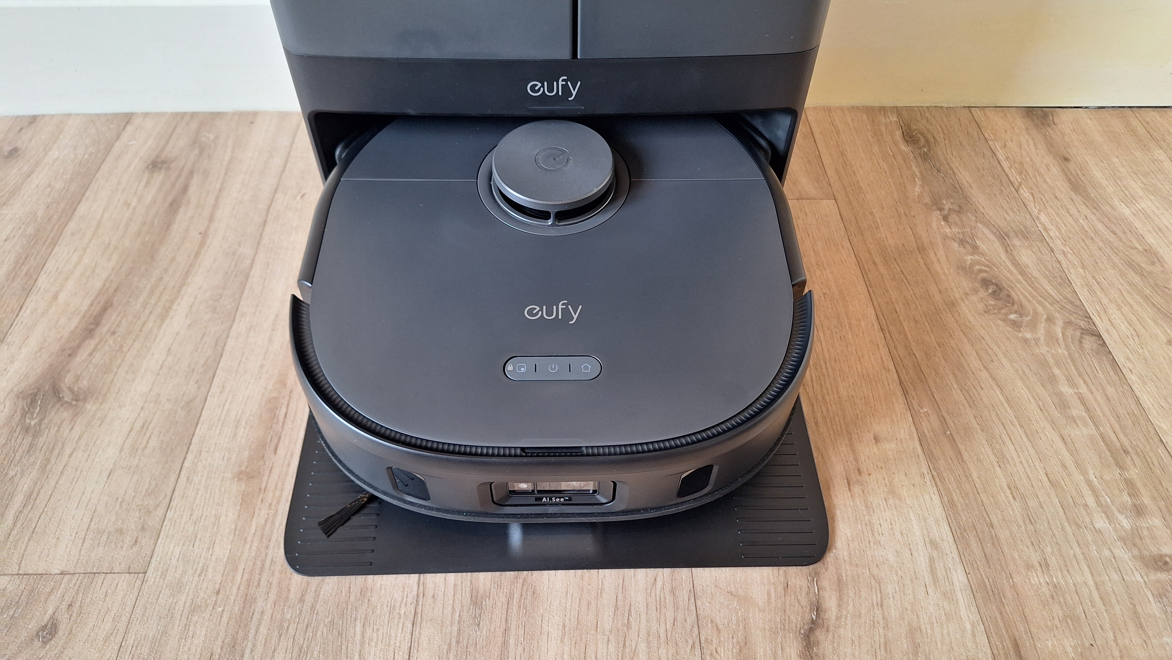 Eufy X10 Pro Omni review: High-end Features For a Mid-Range Price