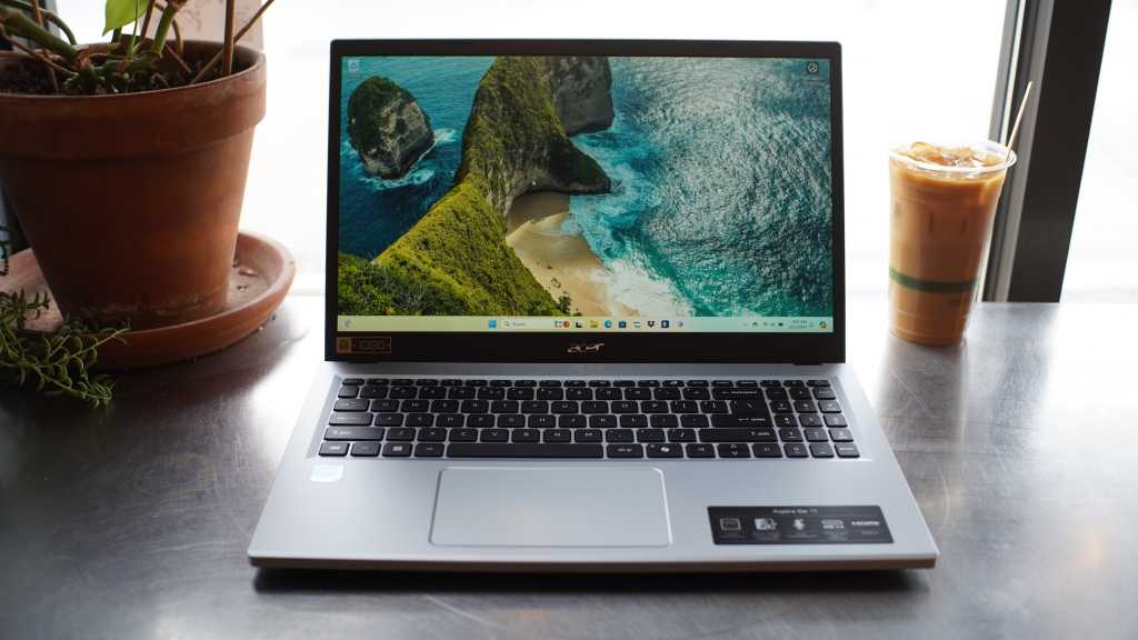 Image: Acer Aspire Go 15 (2024) im Test: Dieses 400-Euro-Notebook ist sein Geld wert