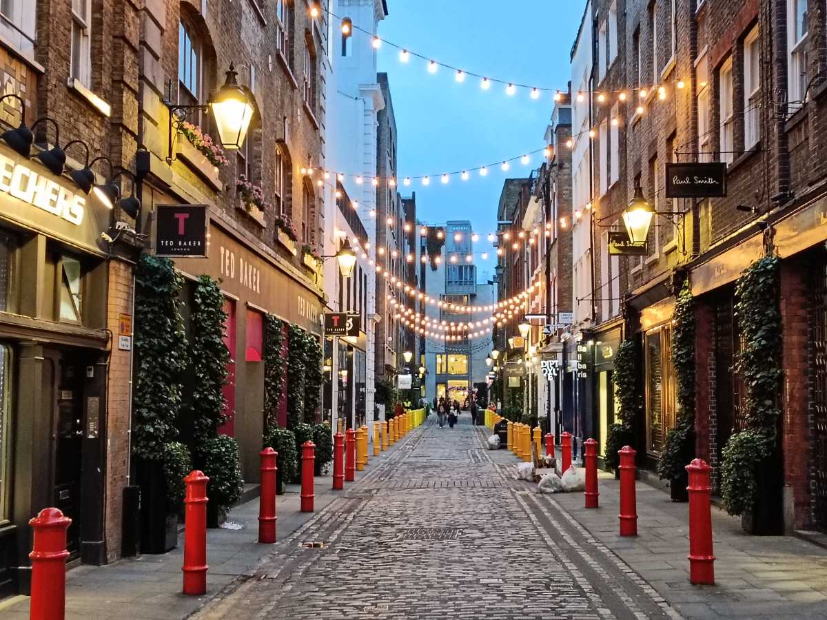 Oppo Reno11 F 5G Sample Photo
